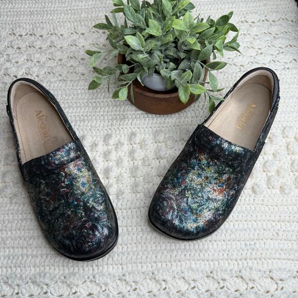 ALEGRIA Women's 41 Keli Floral Fusion Slip On Comfort Shoe Leather Metallic Blk - Picture 7 of 11